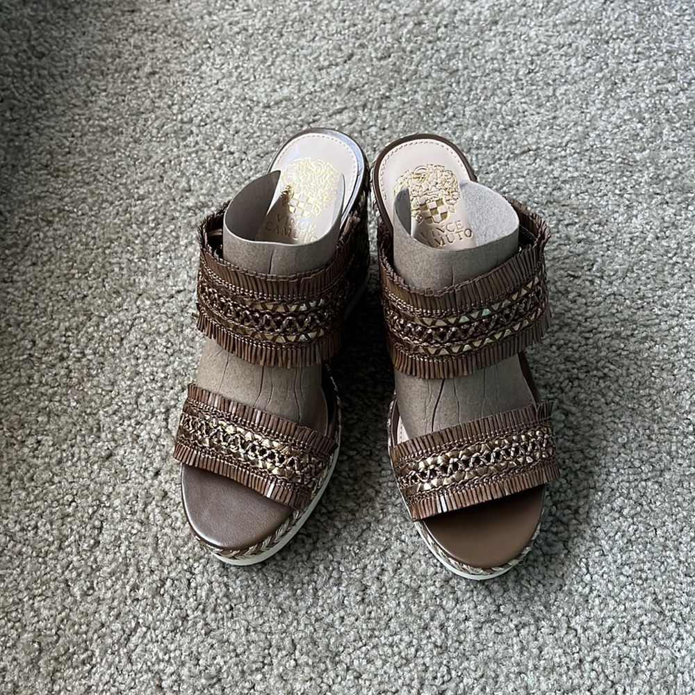 Vince Camuto Brown/Natural Saddle Wedge - size: 7M